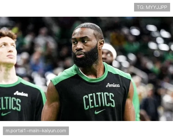 杰伦·布朗生涯巅峰表现 扛起绿军攻防重任入选全明星先发 杰伦·布朗生涯巅峰表现 扛起绿军攻防重任入选全明星先发